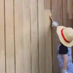 Sådan maler du dit foldehegn i Galatasaray-farver uden at skade træet